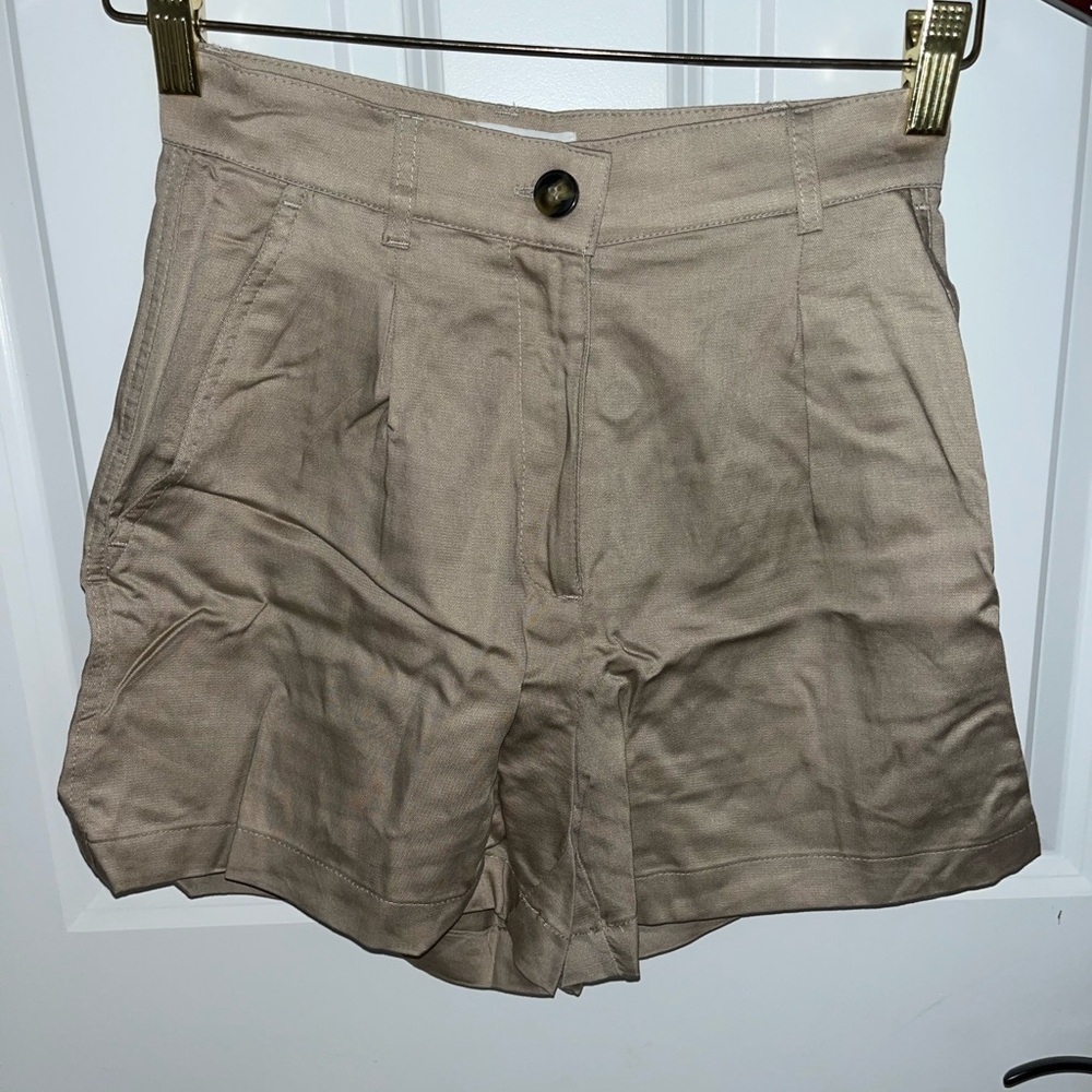 h&m tan shorts 2